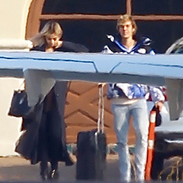 Selena Gomez and Justin Bieber Jet Off Together on a Private Plane