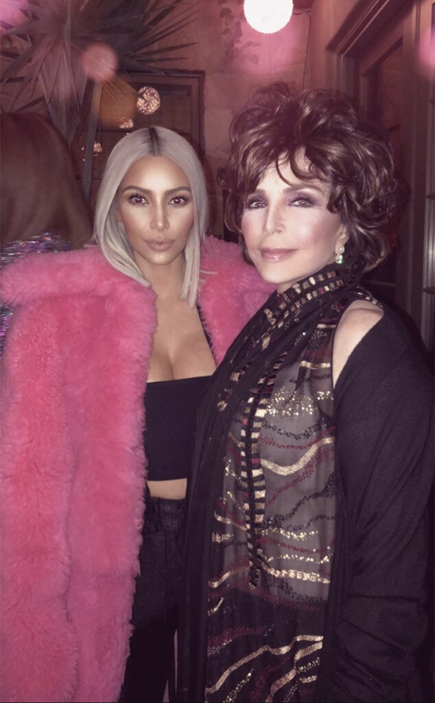 Kim Kardashian, Carole Bayer Sager, Jennifer Lopez, Taco Wednesday Party Kim Kardashian, Carole Bayer Sager, Jennifer Lopez, Taco Wednesday Party