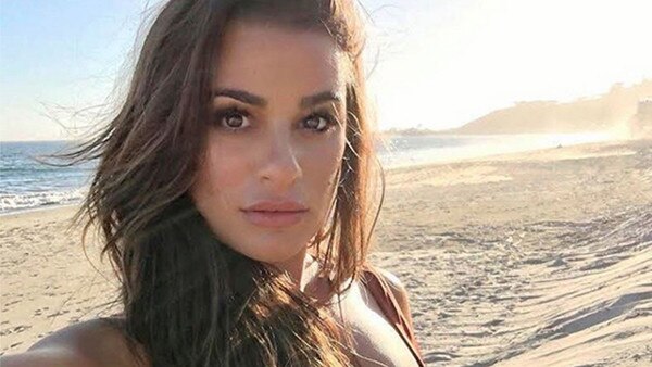 Lea Michele presta tributo a Cory Monteith 4 anos após sua morte
