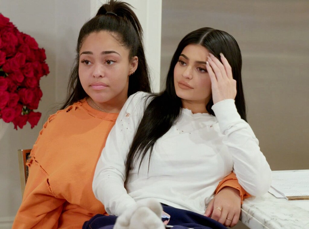 Kylie Jenner es captada... ¡besando a una ardiente mujer!