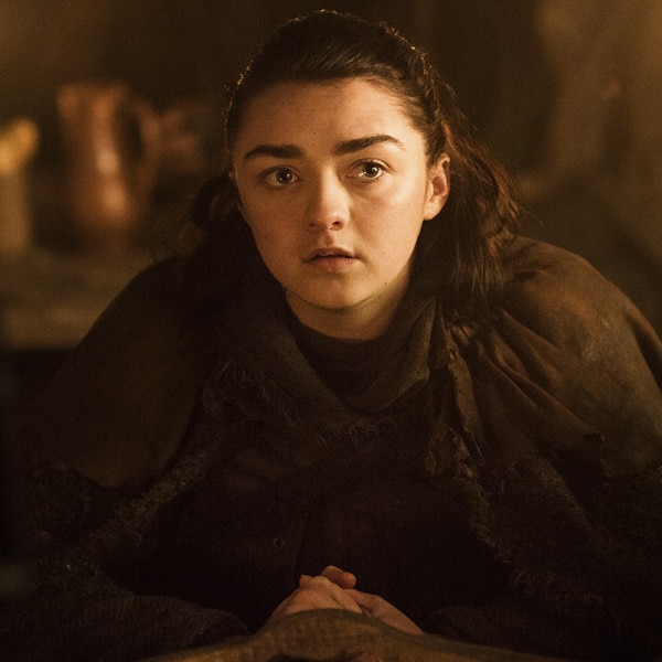 Maisie Williams, de Game of Thrones, revela em que mês a série voltará