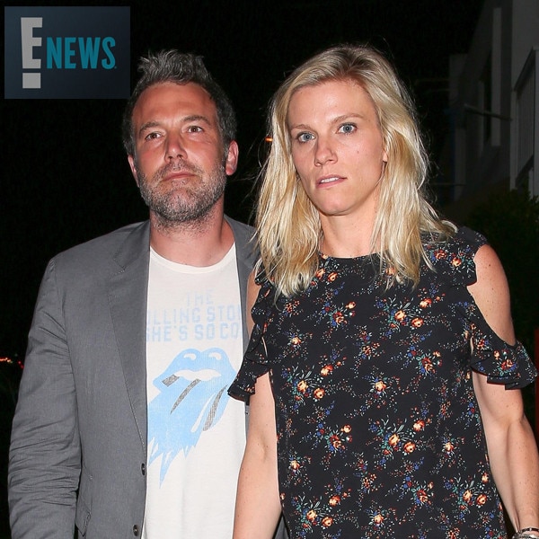 Ben Affleck e namorada são vistos em público em Los Angeles