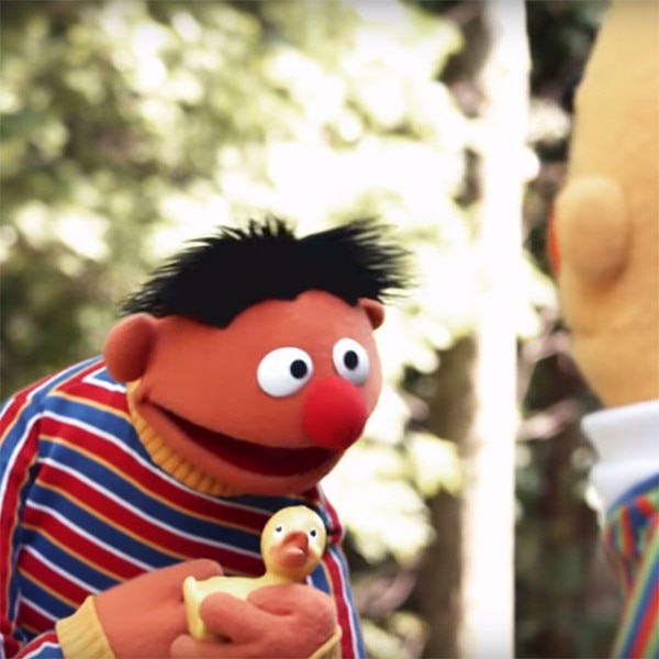 Sesame Street Parodies ''Despacito'' With Ernie and Duckie