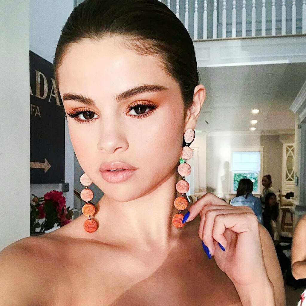ESC: Selena Gomez ESC: Selena Gomez