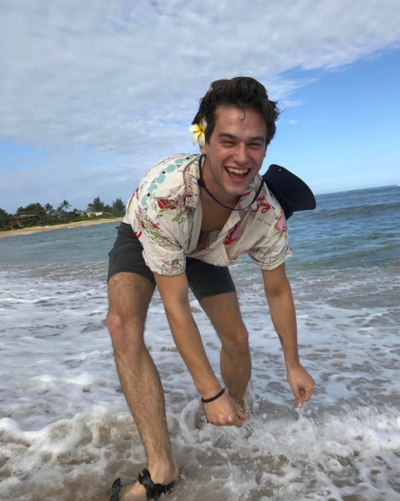 Brandon Flynn quiere darlo todo y así lo confiesa ¡Mira! E! Online