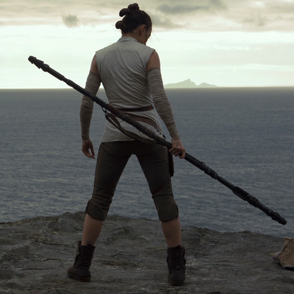 Luke Skywalker Trains Rey in New Star Wars: The Last Jedi Photo