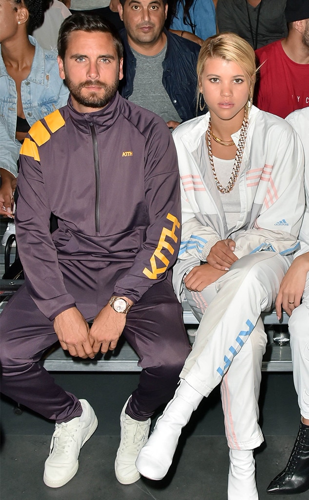 Así es cómo Sofia Richie y Scott Disick llevan su relación a otro nivel E! Online Así es cómo Sofia Richie y Scott Disick llevan su relación a otro nivel E! Online