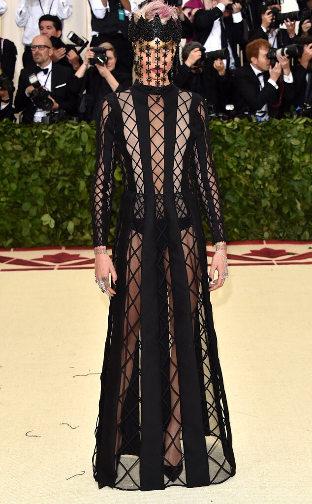 Cara Delevingne, 2018 Met Gala, Red Carpet Fashions Cara Delevingne, 2018 Met Gala, Red Carpet Fashions