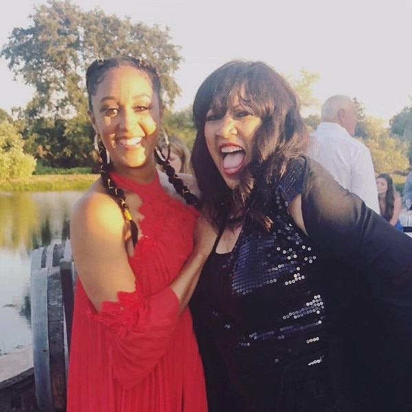 Tamera Mowry Reunites With Her Sister, Sister Mom