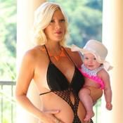 Tori Spelling, Hattie