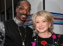 Martha Stewart & Snoop Dogg, <i>Martha & Snoop's Potluck Dinner Party</i> Martha Stewart & Snoop Dogg, <i>Martha & Snoop's Potluck Dinner Party</i>