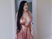 Kylie nunca foi para uma formatura como formanda Kylie nunca foi para uma formatura como formanda