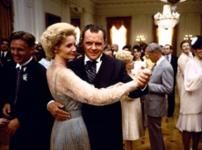 Joan Allen como Pat Nixon Joan Allen como Pat Nixon