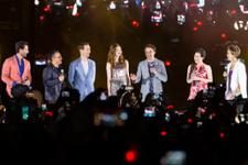 Bobby Tonelli, Joe Russo, Benedict Cumberbatch, Karen Gillan, Robert Downey Jr., Trinh Tran & Nikki Muller (Singapore) Bobby Tonelli, Joe Russo, Benedict Cumberbatch, Karen Gillan, Robert Downey Jr., Trinh Tran & Nikki Muller (Singapore)