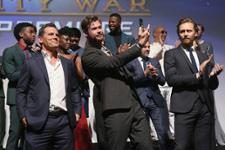 Josh Brolin, Chris Hemsworth & Tom Hiddleston (Hollywood) Josh Brolin, Chris Hemsworth & Tom Hiddleston (Hollywood)