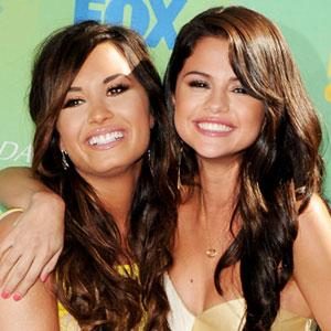 Teen Choice Awards, Selena Gomez, Demi Lovato