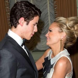 Nick Jonas, Kristin Chenoweth