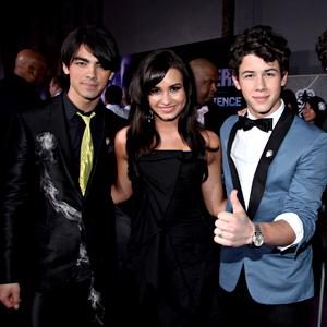 Awww Alert! Demi Lovato and Joe Jonas Really Are Dating