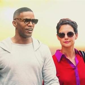 Jamie Foxx & Katie Holmes Share PDA