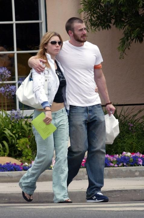 Jessica Biel & Chris Evans Jessica Biel & Chris Evans