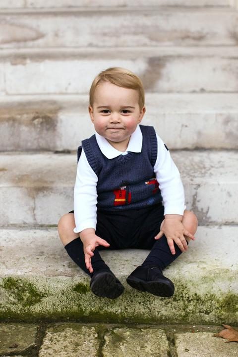 Príncipe George em suas fotos oficiais quando completou um ano Príncipe George em suas fotos oficiais quando completou um ano