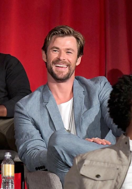 Chris Hemsworth (L.A.) Chris Hemsworth (L.A.)