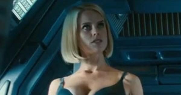 Star Trek Scribe Damon Lindelof Confesses Alice Eves Lingerie Shot Was