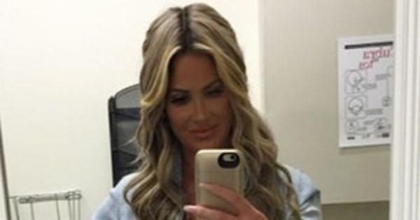 Kim Zolciak Boasts About Her Thigh Gapsee The Pic E News
