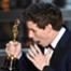 Eddie Redmayne: Friends Love to Take Selfies With His Oscar