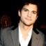 300.ad.Kutcher.041709 Ashton Kutcher Lands Back in Los Angeles—Does He Talk About Demi Moore?