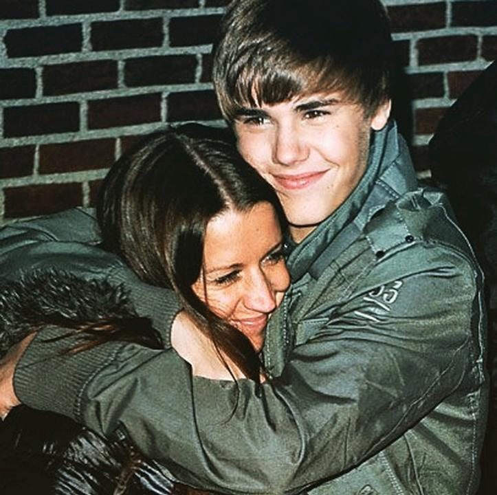Justin Bieber & Pattie Mallette Justin Bieber & Pattie Mallette