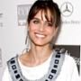 Amanda Peet 