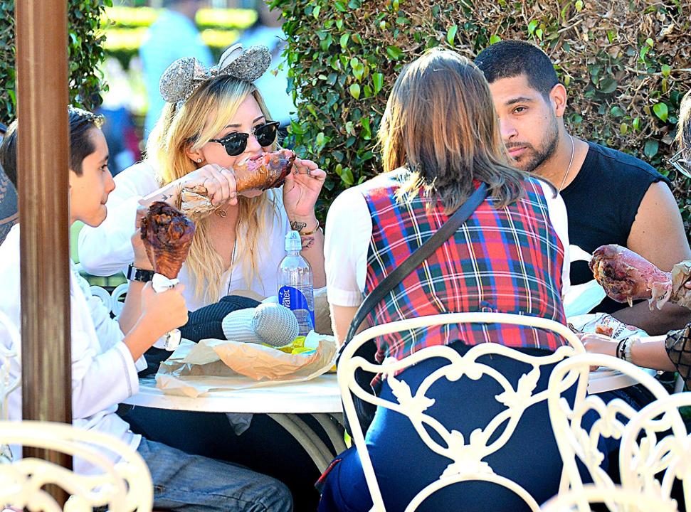 Demi Lovato & Wilmer Valderrama Demi Lovato & Wilmer Valderrama