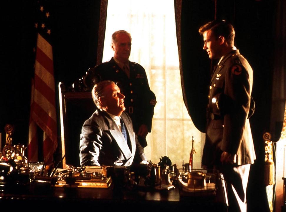 Jon Voight: Franklin D. Roosevelt - <i>Pearl Harbor</i> Jon Voight: Franklin D. Roosevelt - <i>Pearl Harbor</i>