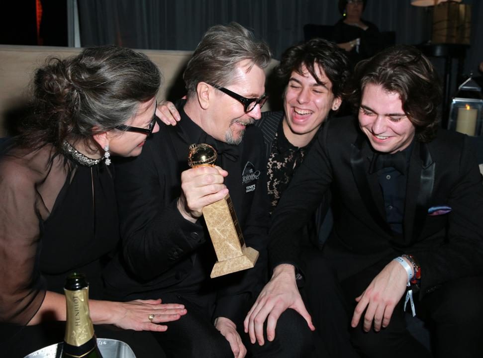 Gisèle Schmidt, Gary Oldman, Charlie John Oldman & Gulliver Flynn Oldman Gisèle Schmidt, Gary Oldman, Charlie John Oldman & Gulliver Flynn Oldman