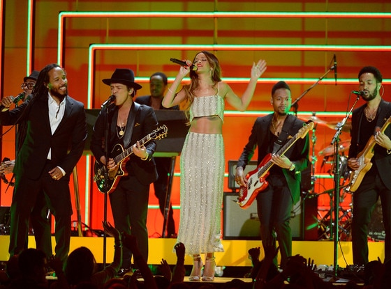 Ziggy Marley, Bruno Mars, Rihanna, Grammys, Performance