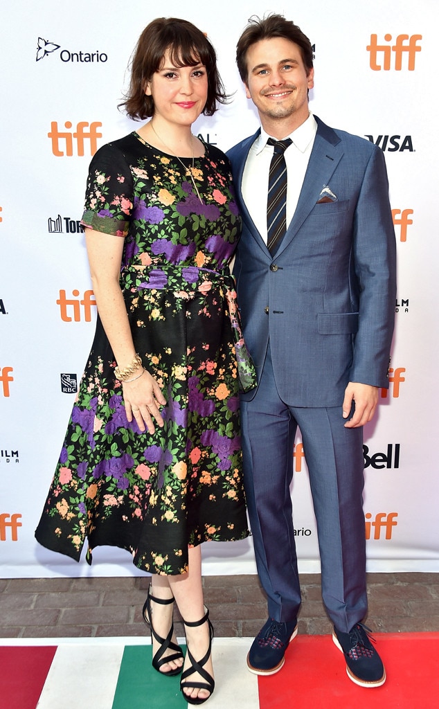 Jason ritter and melanie lynskey are engaged e news