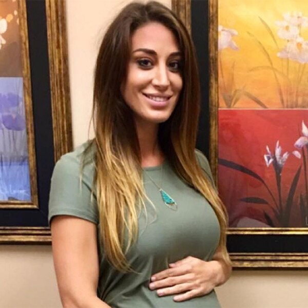 Vienna Girardi, Instagram