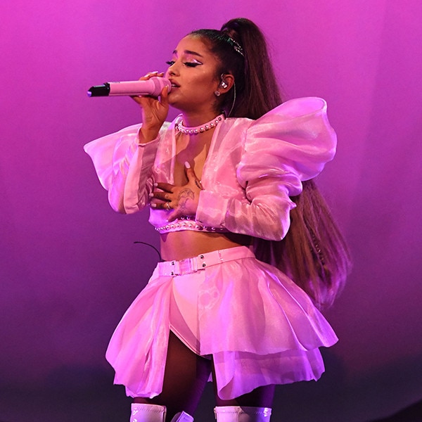 Ariana Grande, costumes