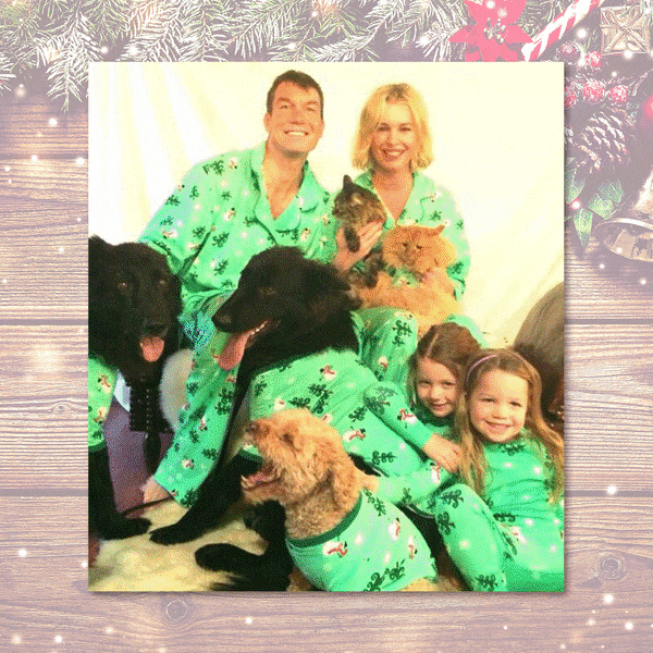 E-Comm: Christmas Card Outfits