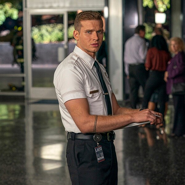 9-1-1, Oliver Stark