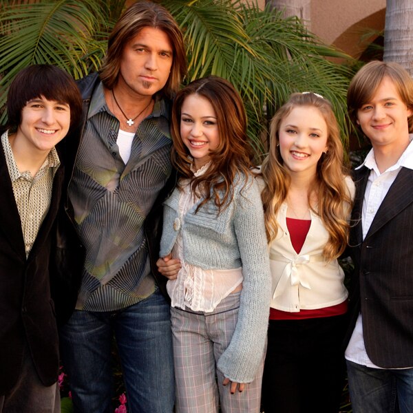 Mitchel Musso, Billy Ray Cyrus, Miley Cyrus, Emily Osment, Jason Earles, Hannah Montana cast