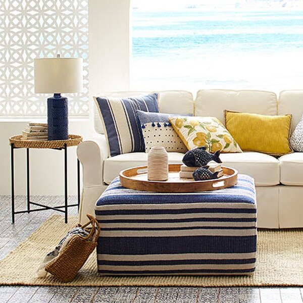 Ecomm: Pier 1 Closing Sale
