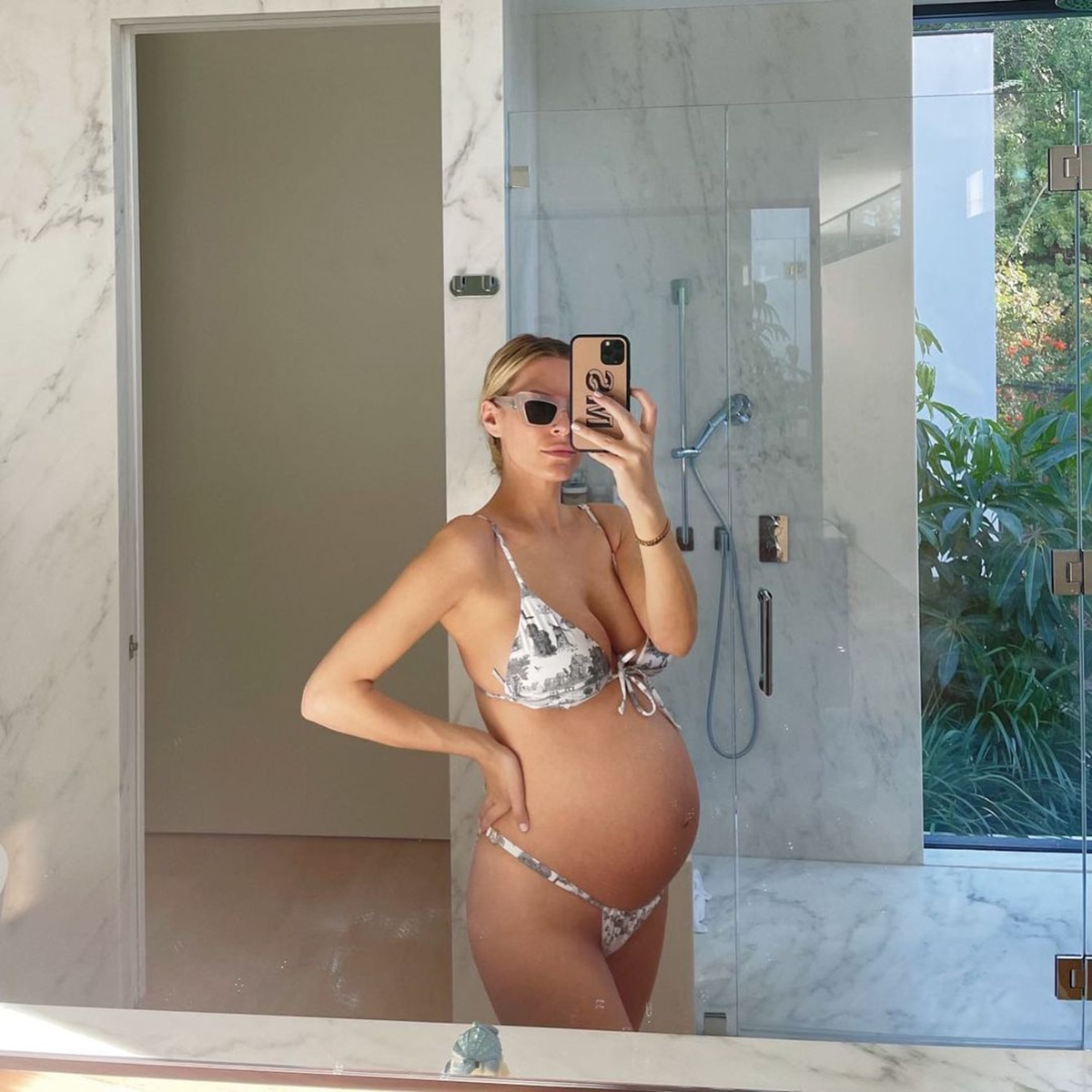 Morgan Stewart, Pregnancy, Instagram