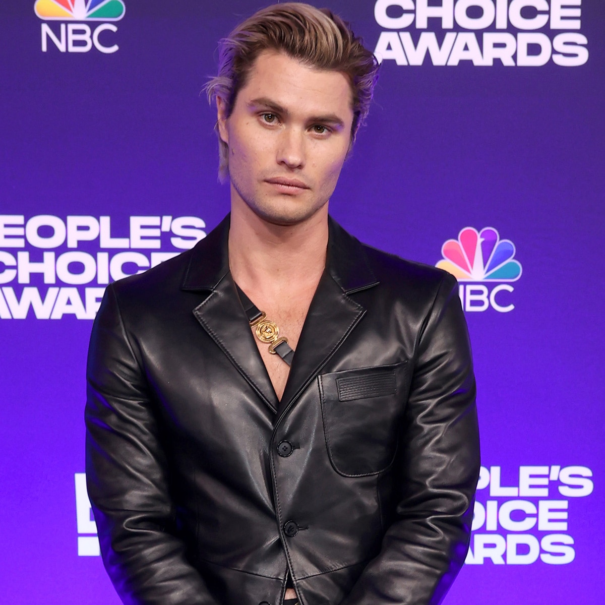 Chase Stokes, 2021 Peoples Choice Awards, Arrivals, Red Carpet Fashion