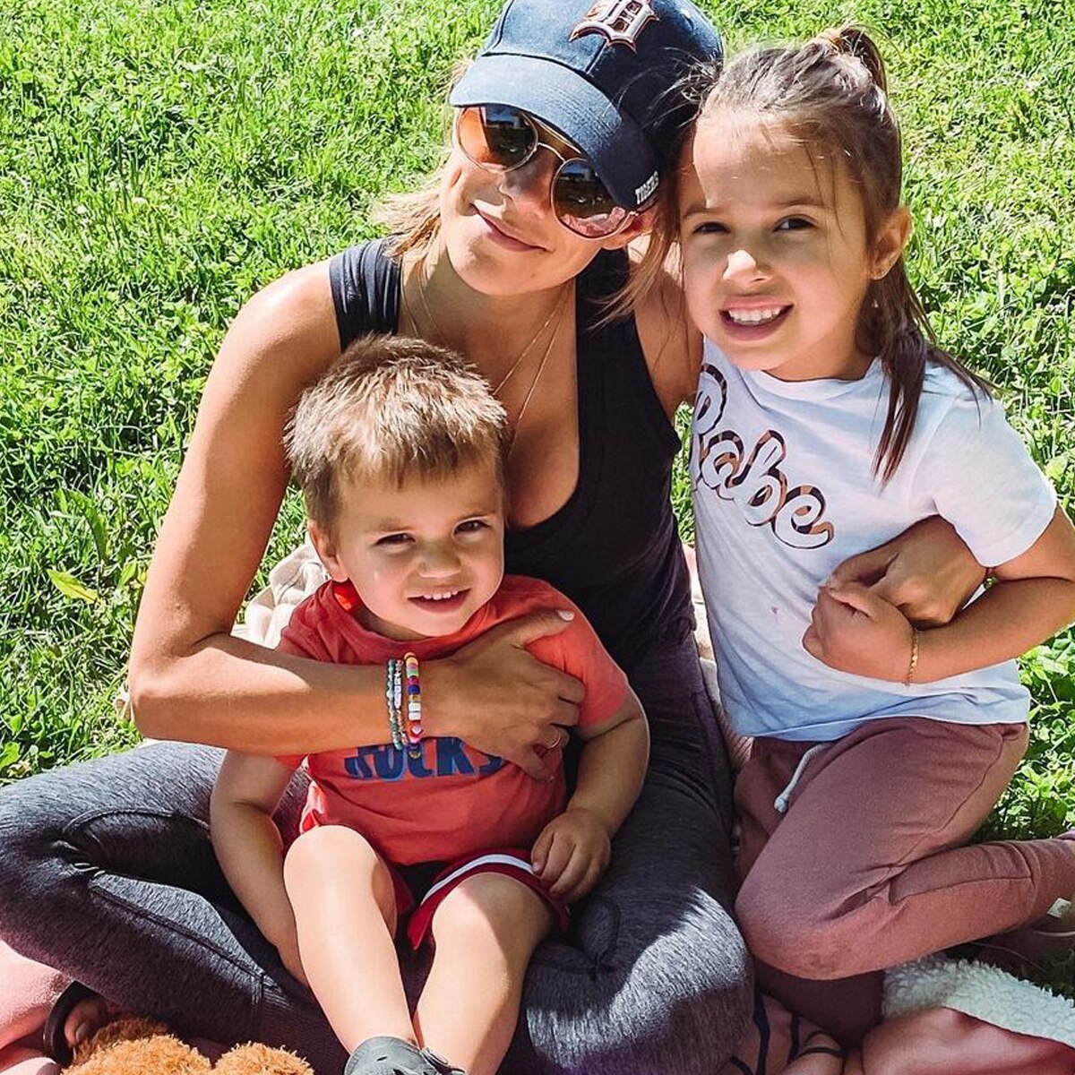 Jana Kramer, Kids