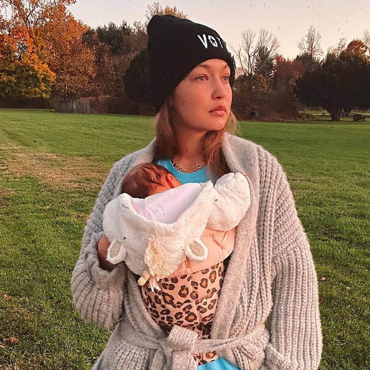 Gigi Hadid, Khai