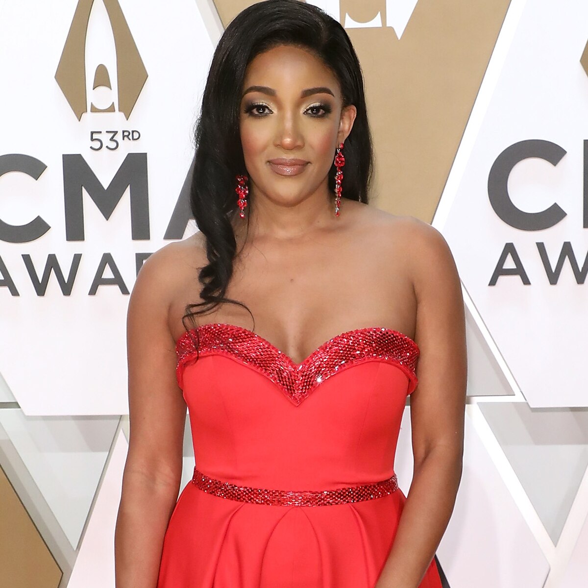 Mickey Guyton, 2019 CMA Awards, Red Carpet Fashion