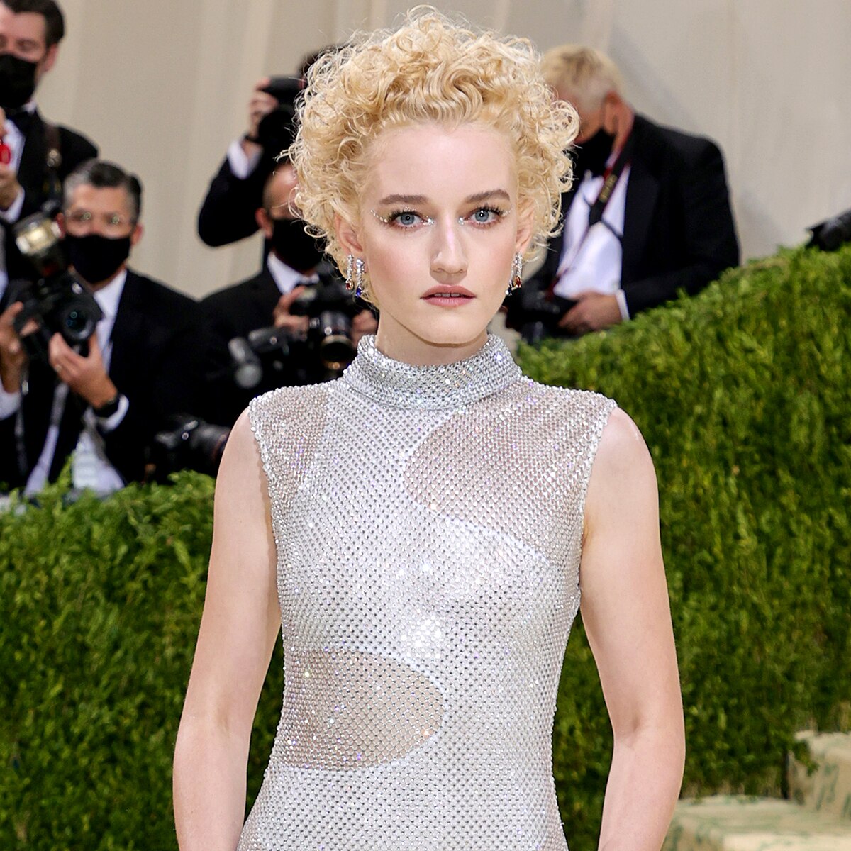 Julia Garner, 2021 Met Gala, Red Carpet Fashion, Arrivals