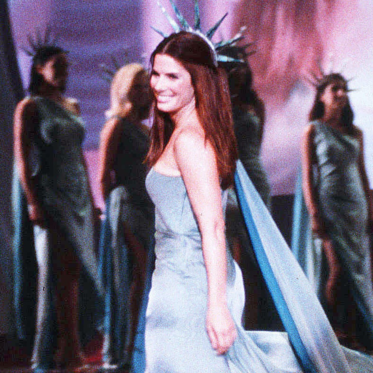 Sandra Bullock, Miss Congeniality, Patriotic Looks